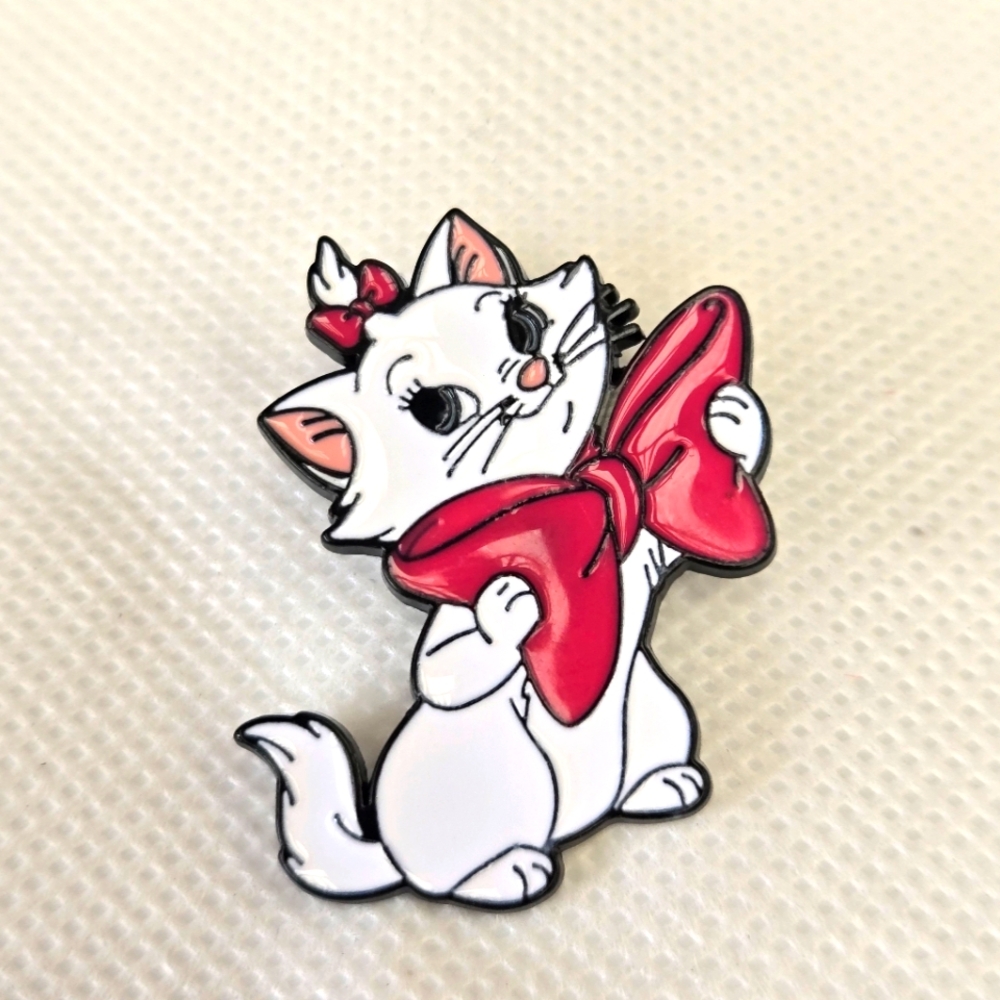 🍒🍒 Marie The Kitten Pin